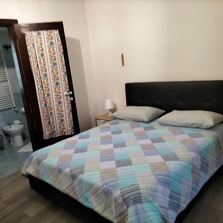 Affitti Brevi Ferrera Monolocale Ferrera 20 Minuti Da Rho Fiera E San Siro Apartamento Bareggio Exterior foto