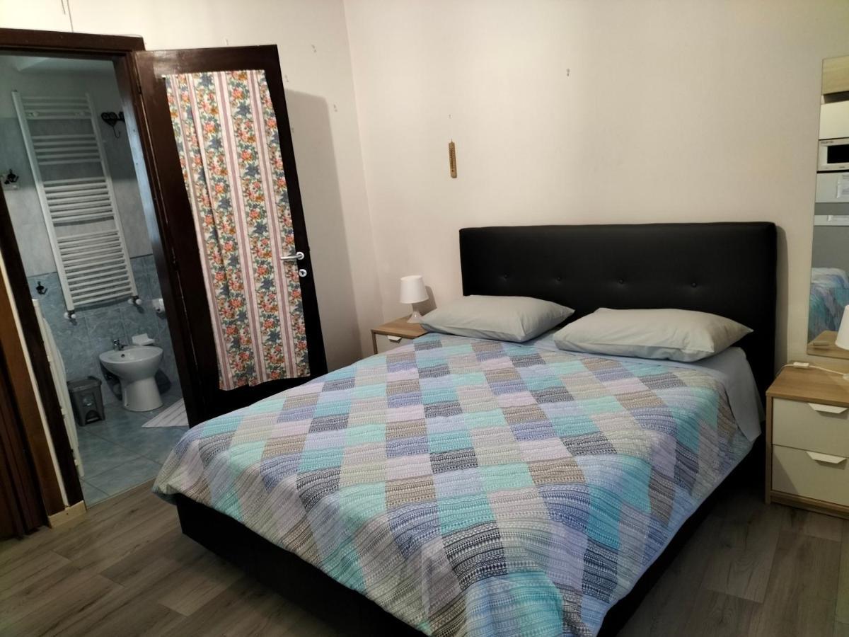 Affitti Brevi Ferrera Monolocale Ferrera 20 Minuti Da Rho Fiera E San Siro Apartamento Bareggio Exterior foto